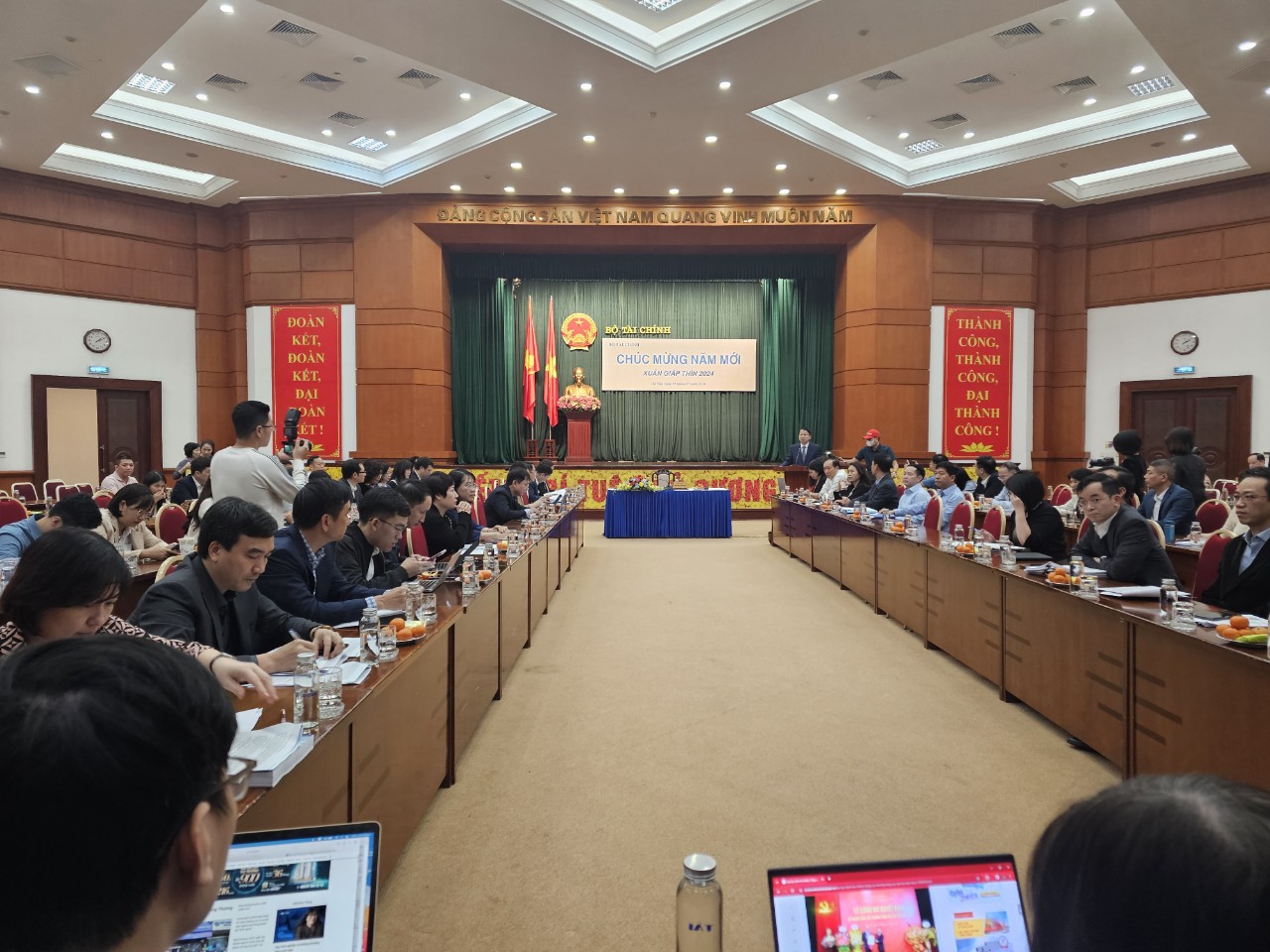 Thứ trưởng Bộ Tài chính muốn thị trường chứng khoán nâng hạng càng sớm càng tốt