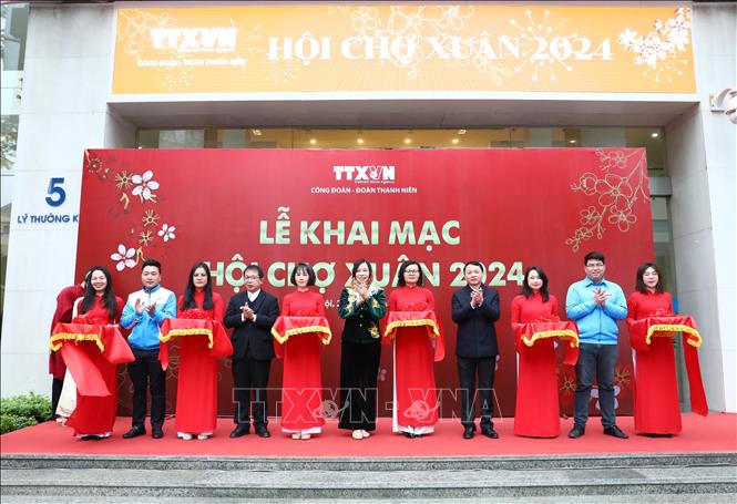 Đoàn Thanh niên Thông tấn xã Việt Nam tổ chức hội chợ xuân gây quỹ “Nghĩa tình đoàn viên”