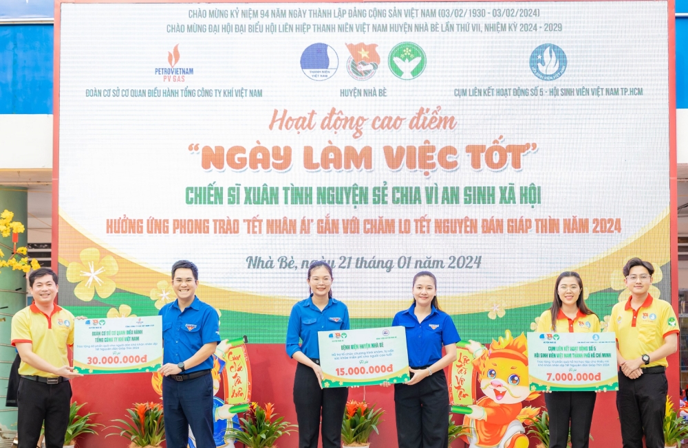 PV GAS chung tay mang Tết ấm no cho người dân khó khăn