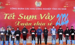 Hà Nam: Hàng chục chuyến xe miễn phí, 1.200 vé xe đưa công nhân về quê đón Tết