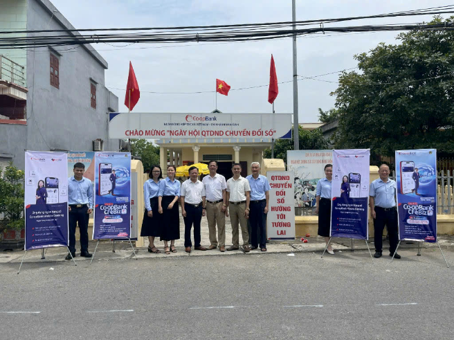 Hình ảnh: “Dòng chảy” chuyển đổi số tại Co-opBank số 5