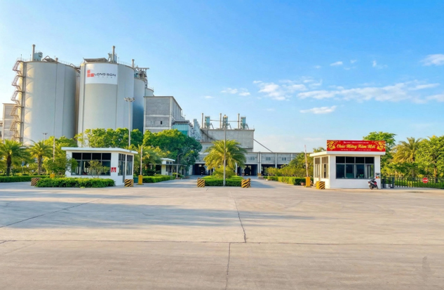 Hình ảnh: Công ty xi măng Long Sơn chào mừng ngày Giải phóng miền Nam 30/4 và Quốc tế lao động 1/5 số 1