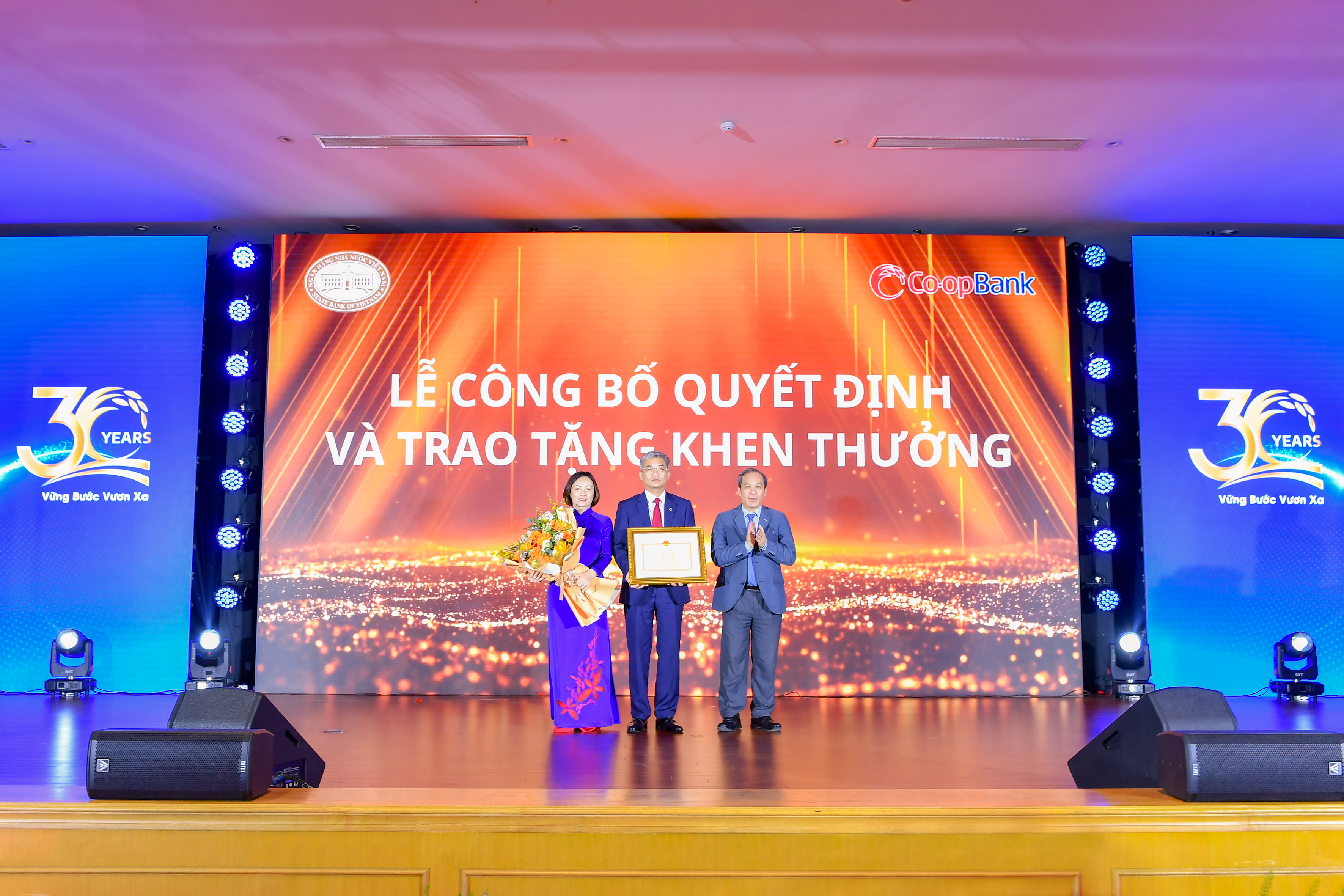 Hình ảnh: Co-opBank - 30 năm bền bỉ vì sự phát triển của hệ thống QTDND số 1