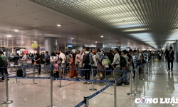 Lượng khách qua sân bay Tân Sơn Nhất cao nhất Tết Giáp Thìn, các chặng bay lại ‘cháy\