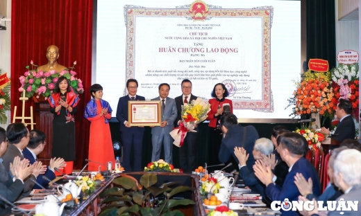 Kỷ niệm 35 năm Ngày Báo Nhân Dân cuối tuần ra số đầu: Tạo dựng bản sắc, khẳng định bản lĩnh
