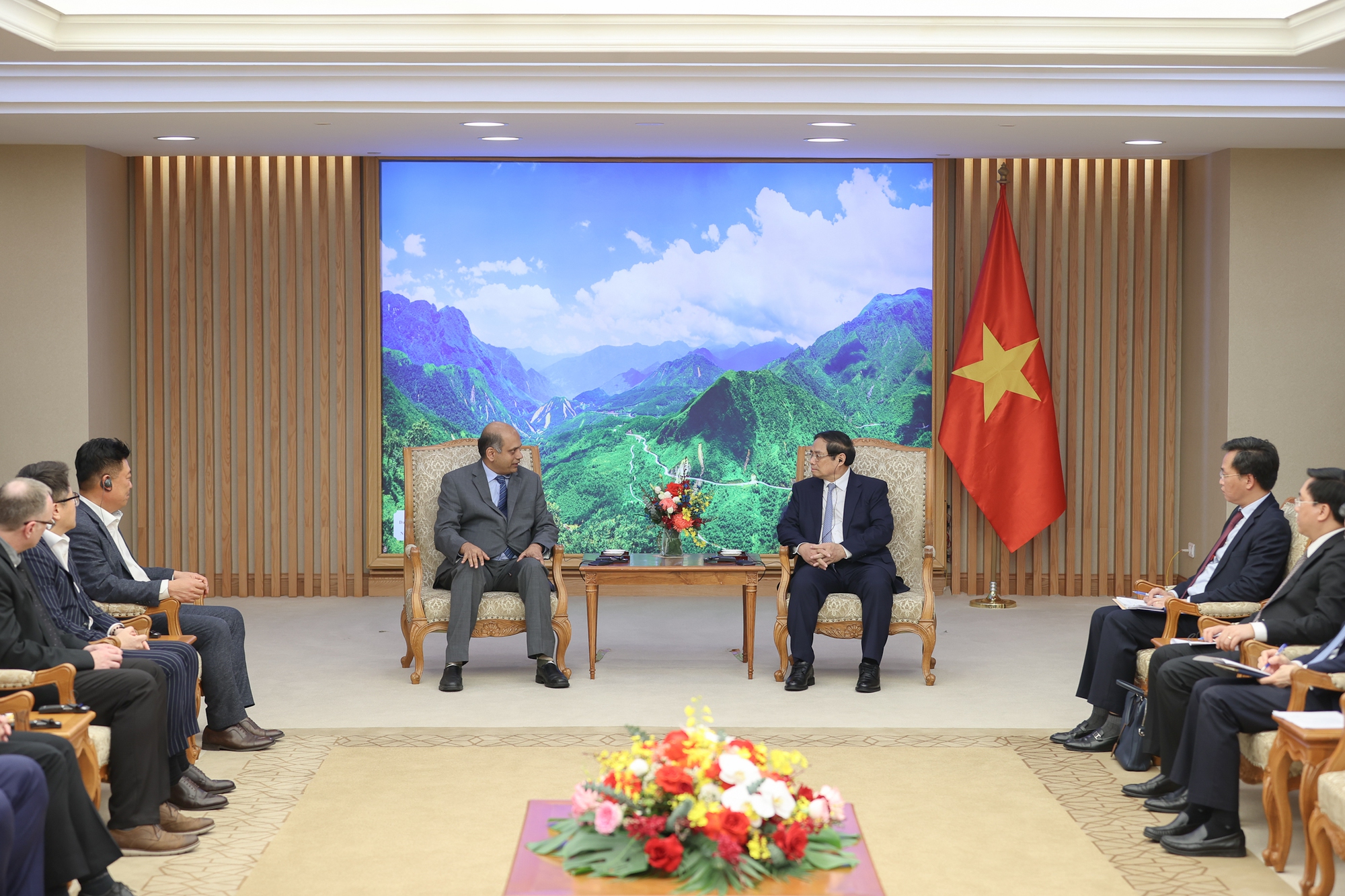 Việt Nam mong muốn thu hút các doanh nghiệp hàng đầu về công nghệ cao, công nghiệp bán dẫn