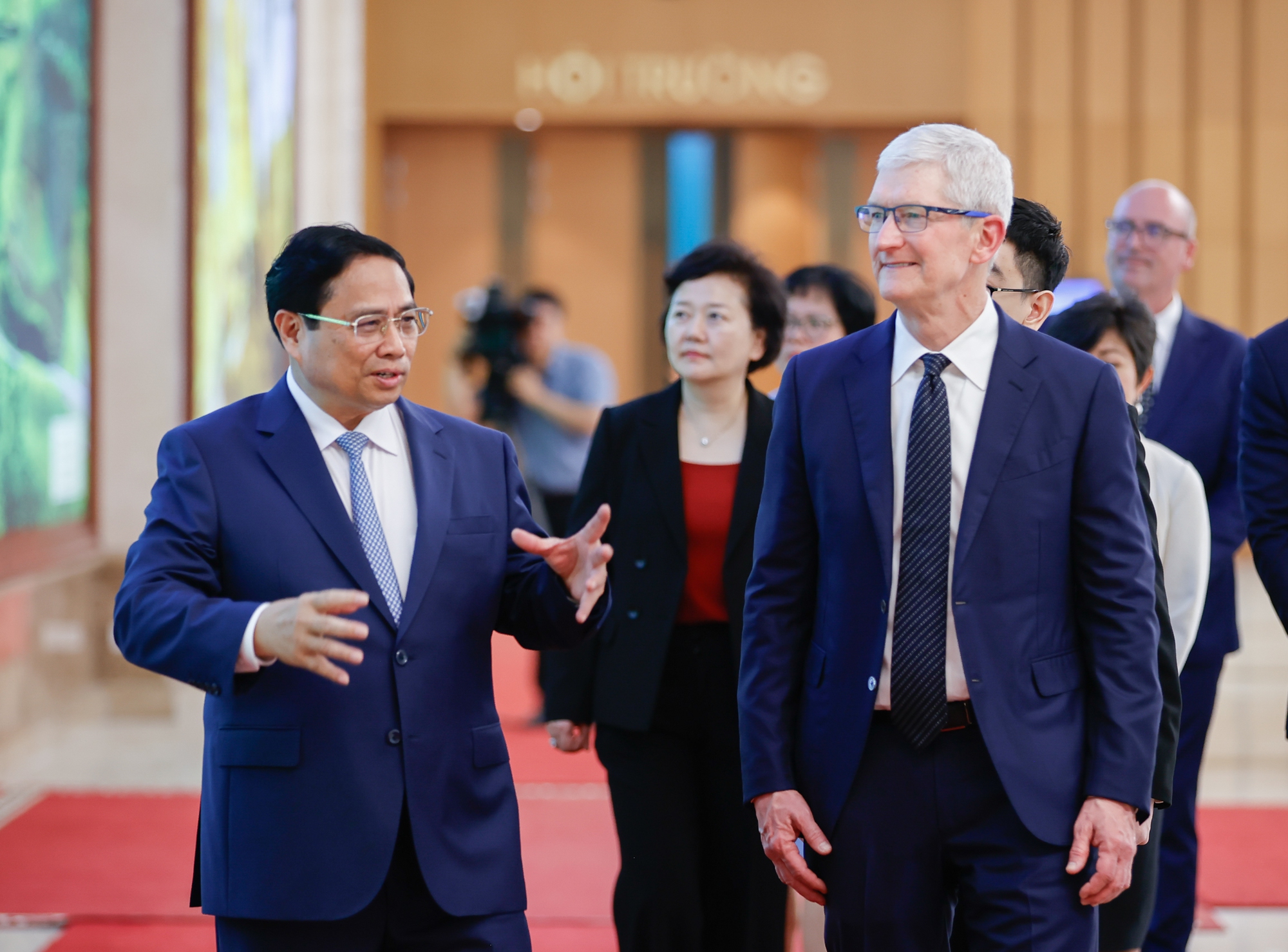 Thủ tướng Phạm Minh Chính tiếp CEO Tim Cook, đề nghị xác định Việt Nam là một cứ điểm của Apple trên toàn cầu