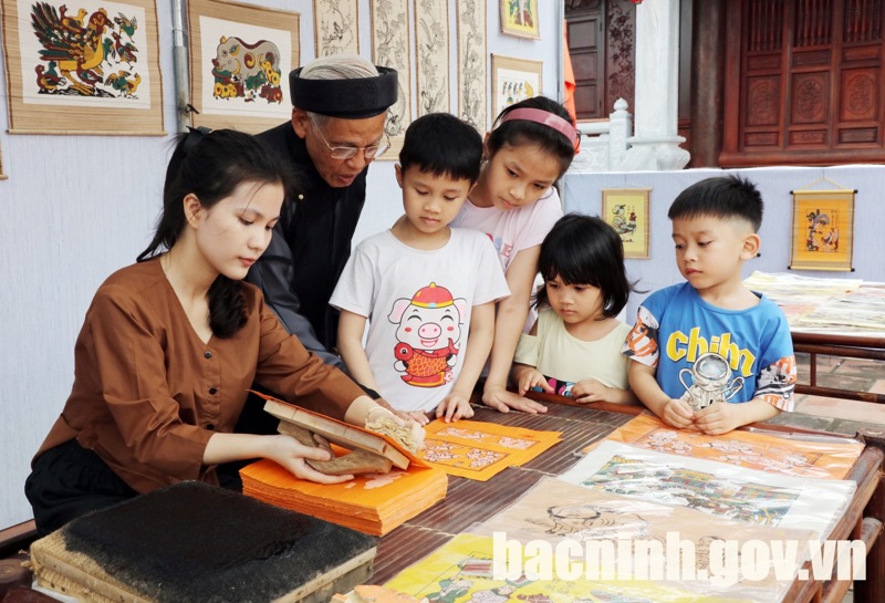 Tái hiện chợ tranh Đông Hồ xưa tại Bắc Ninh