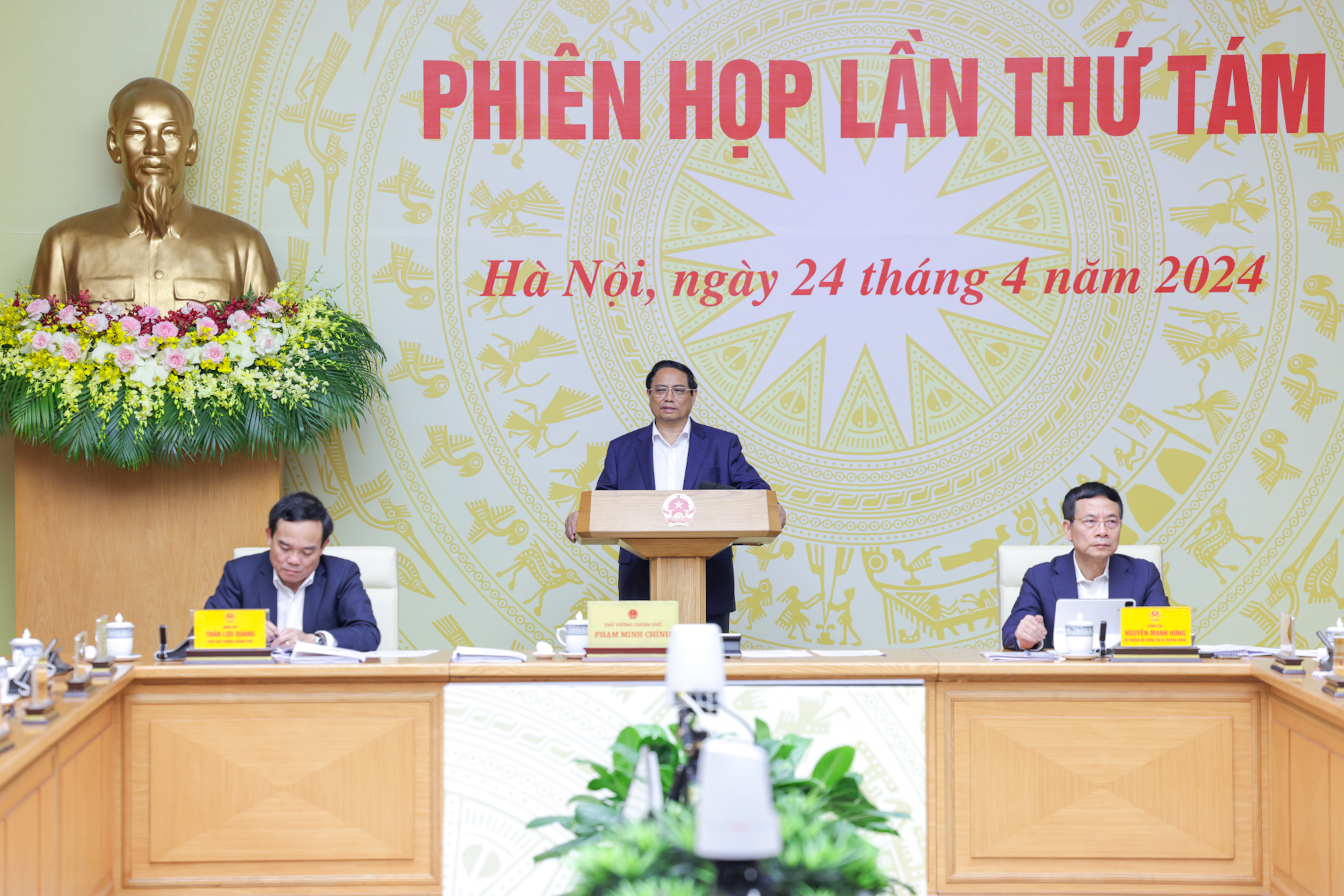 Chính phủ thảo luận về các nhiệm vụ trọng tâm chuyển đổi số, phát triển kinh tế số