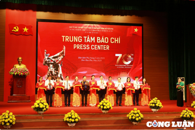 Khai trương Trung tâm Báo chí Kỷ niệm 70 năm Chiến thắng Điện Biên Phủ