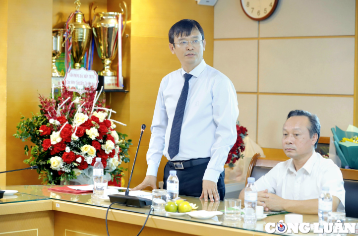 Bổ nhiệm nhà báo Nguyễn Văn Hoài làm Tổng Biên tập Báo Nông thôn ngày nay/điện tử Dân Việt