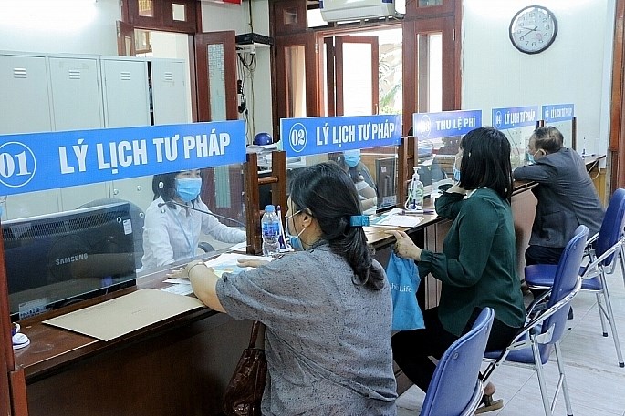 Bỏ yêu cầu nộp Phiếu lý lịch tư pháp từ phía cá nhân trong thi tuyển công chức, xét tuyển công chức
