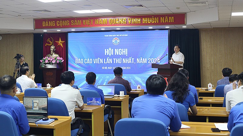 Nâng cao chất lượng đội ngũ báo cáo viên trong bối cảnh xuất hiện nhiều xu hướng truyền thông mới