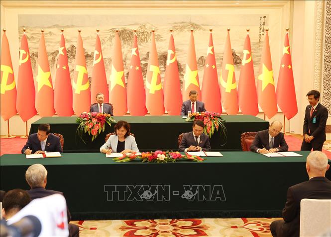 Hội Nhà báo Việt Nam và Hội Nhà báo toàn quốc Trung Quốc kí kết Bản Ghi nhớ về Chương trình trao đổi báo chí – truyền thông giai đoạn 2024 -2029