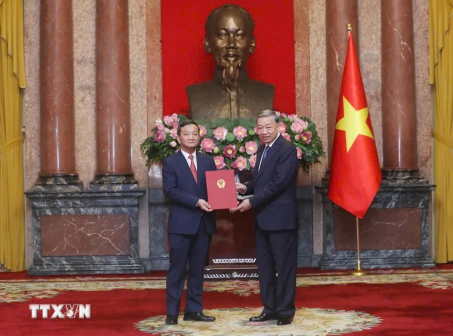 Tổng Bí thư, Chủ tịch nước trao Quyết định bổ nhiệm Đại sứ Việt Nam tại Lào