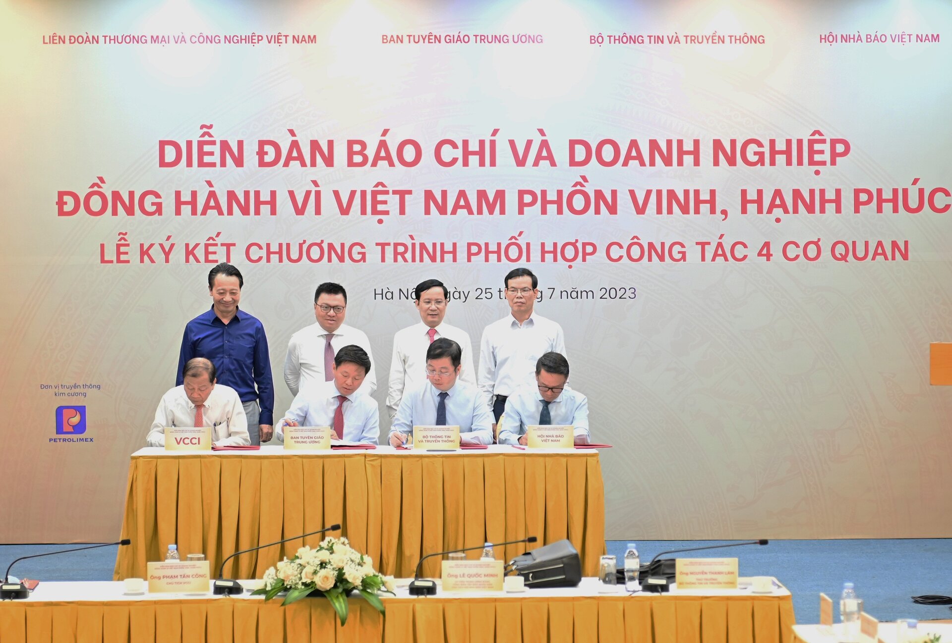 Báo chí - Doanh nghiệp: Tạo “xung lực mới” trong đồng hành, hợp tác…
