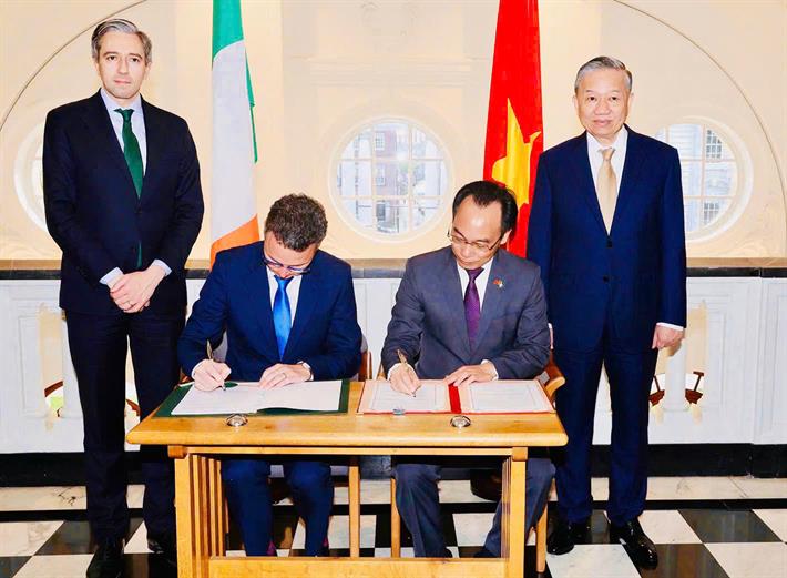 Việt Nam và Ireland thỏa thuận đối tác chiến lược về hợp tác giáo dục đại học