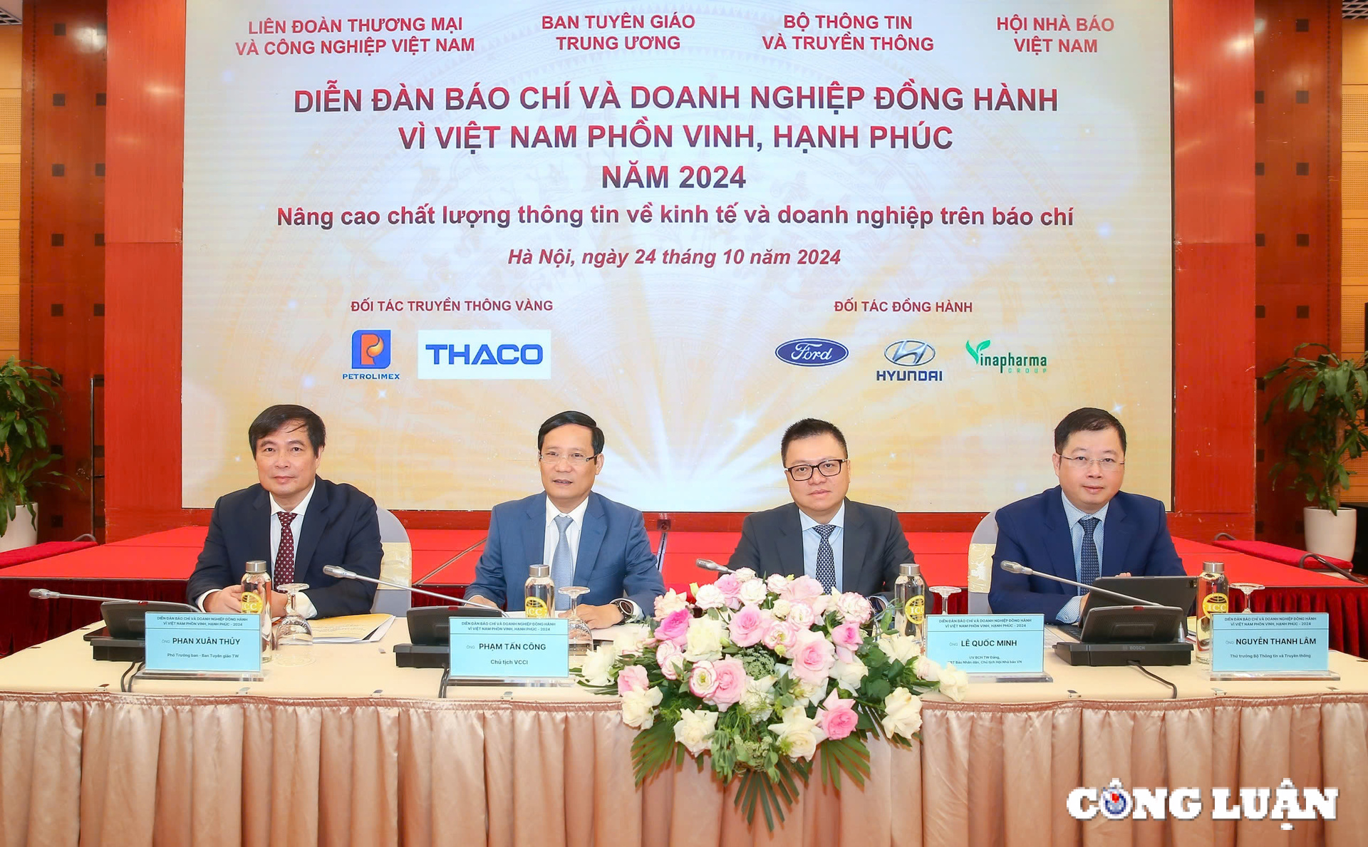 Thông tin báo chí về kinh tế và doanh nghiệp cần đúng, kịp thời, chính xác và toàn diện