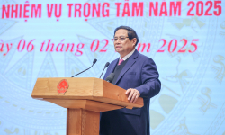 Trong năm 2025, 100% các sân bay, bến cảng, cửa khẩu ứng dụng công nghệ sinh trắc, nền tảng VneID