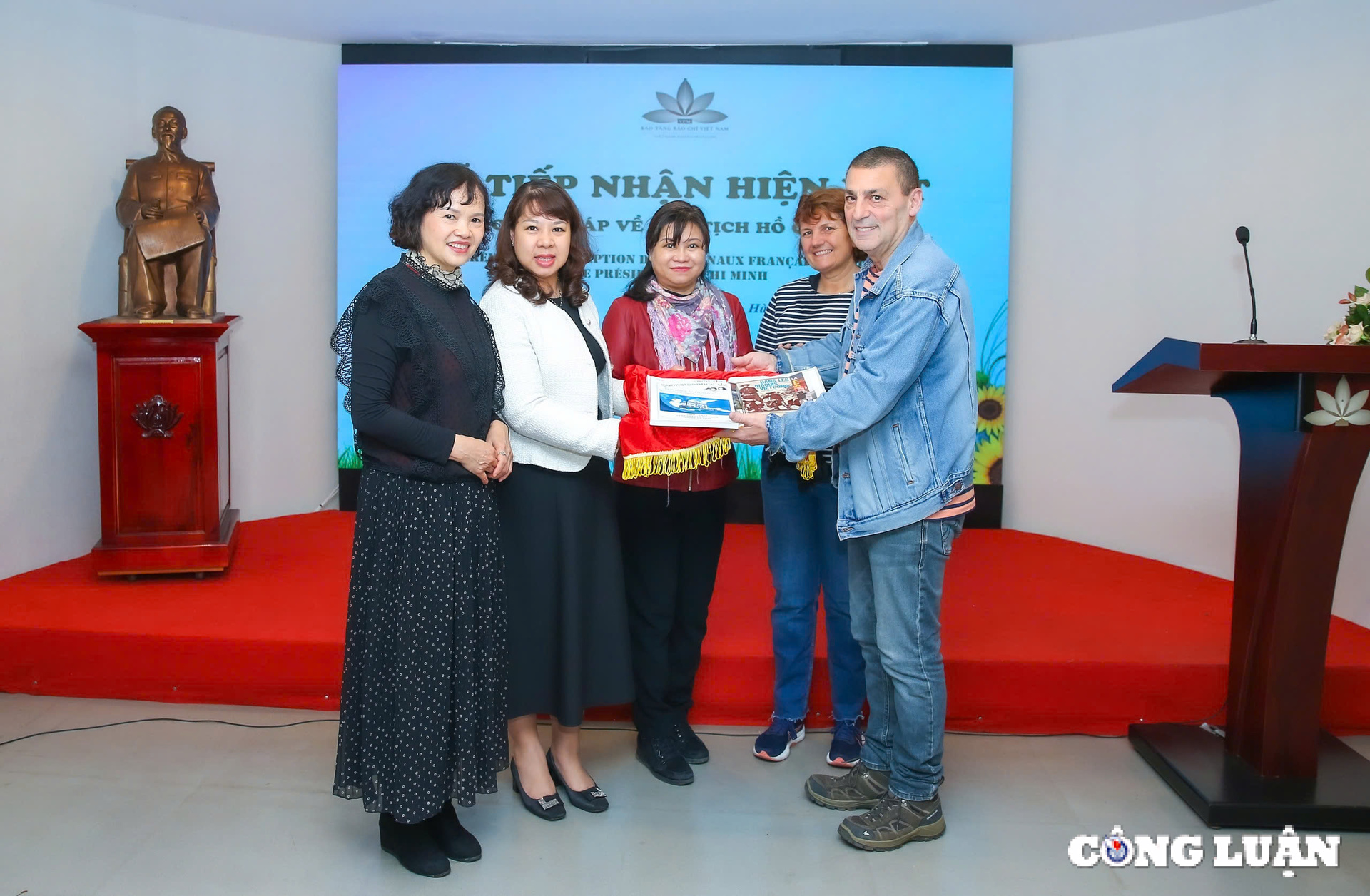 Tổng Bí thư Tô Lâm thăm, làm việc với Bộ Y tế nhân dịp kỷ niệm 70 năm ngày thầy thuốc Việt Nam