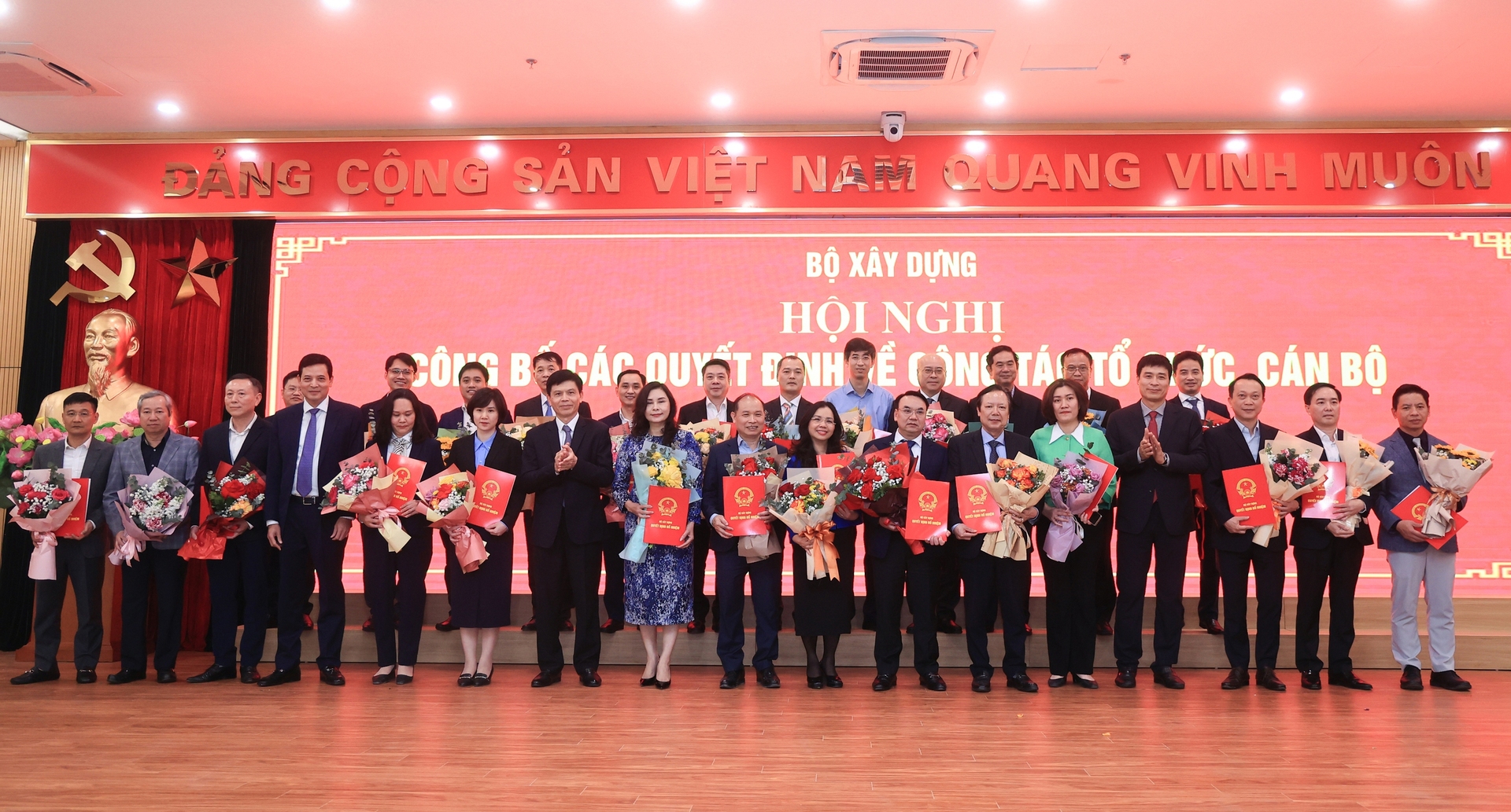 Trao Quyết định bổ nhiệm Tổng biên tập Báo Xây dựng