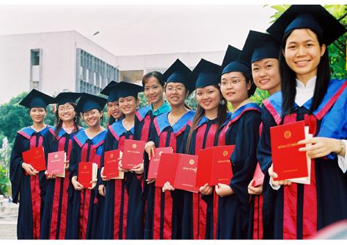 Thu hút, trọng dụng nhân tài làm việc trong ngành giáo dục