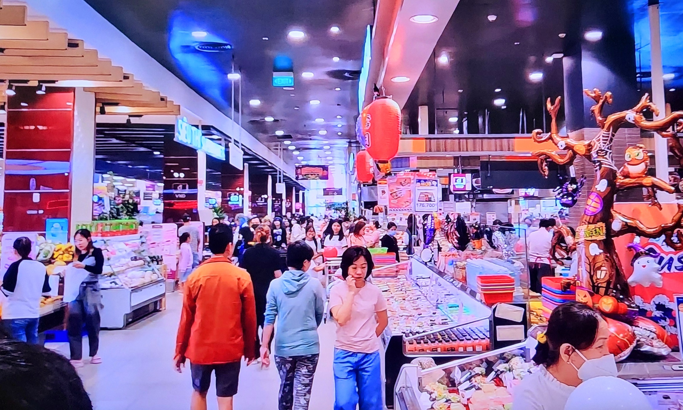 Kích cầu tiêu dùng nội địa: Doanh nghiệp bán lẻ hướng đến chiến lược dài hạn