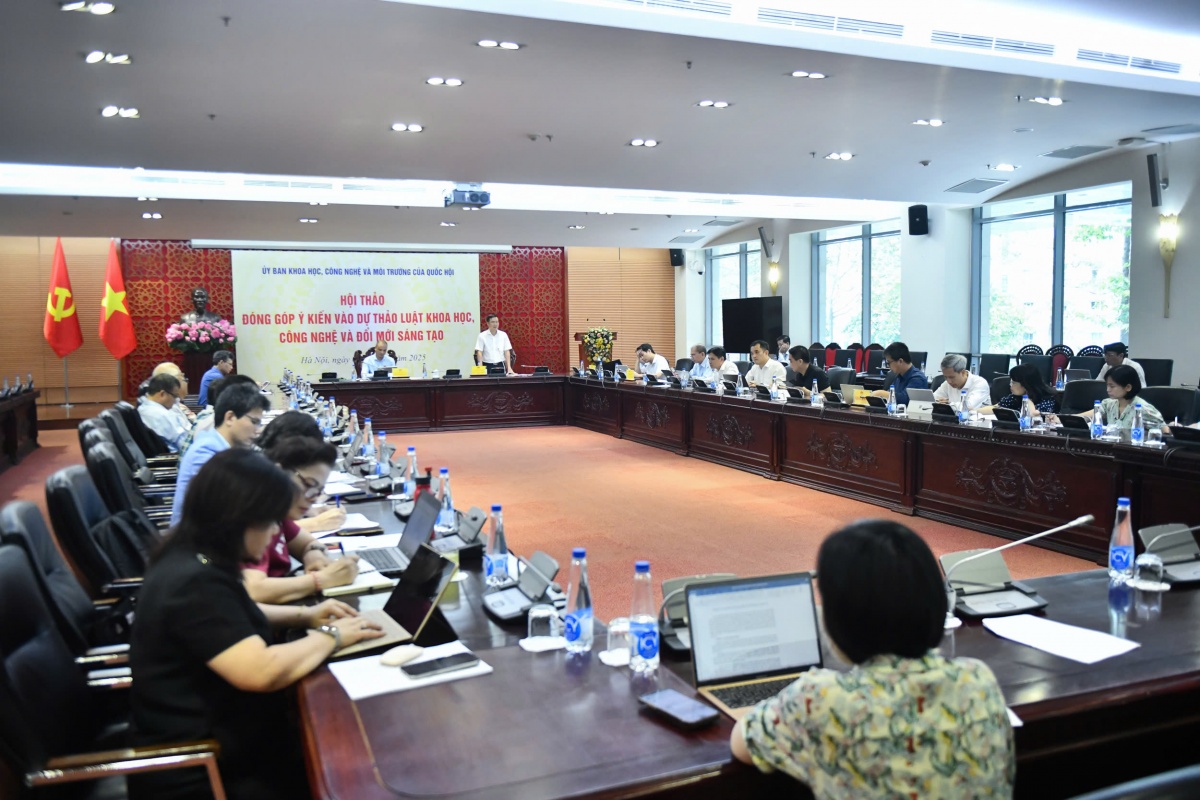 Khoa học công nghệ cần nguồn lực tài chính đủ mạnh để trở thành trụ cột phát triển