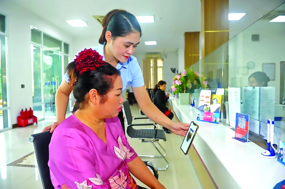 Theo quy định tại Thông tư 18/2024/TT-NHNN về hoạt động thẻ ngân hàng và Công văn 1099/NHNN-TT ngày 19/02/2025 của NHNN, kể từ ngày 1/7/2025, toàn bộ thẻ ATM sử dụng công nghệ từ sẽ bị ngừng chấp nhận giao dịch trên toàn hệ thống ngân hàng.