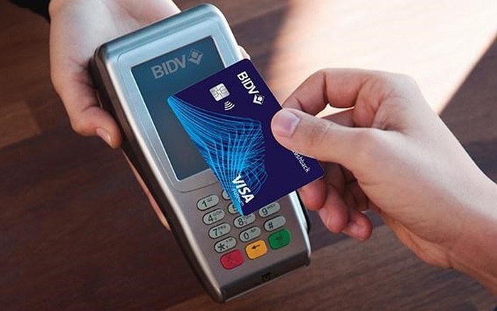 Đề xuất kiểm soát chặt chẽ hơn việc phát hành và sử dụng thẻ ngân hàng