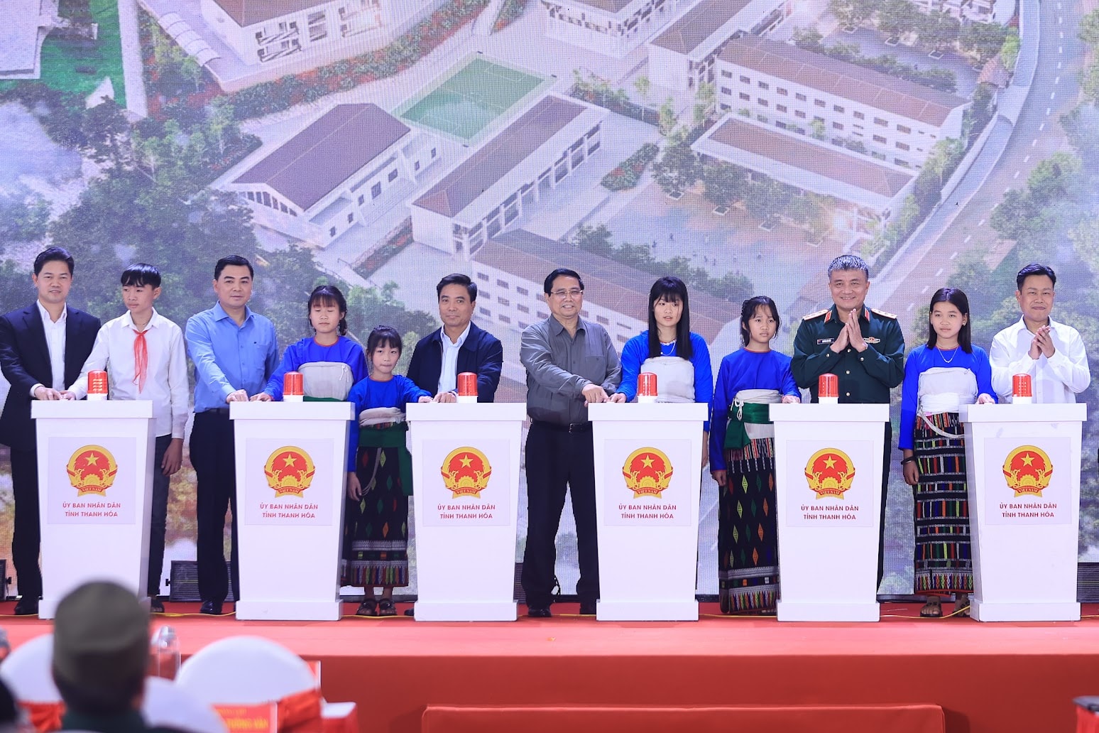 Từ phên dậu Tổ quốc, thắp lên ngọn lửa tri thức
