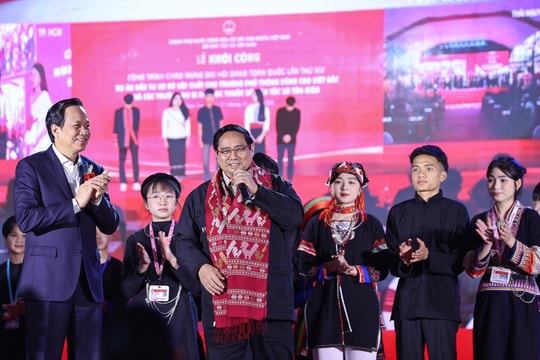 Mái trường vùng biên giới, hải đảo được dựng lên từ tình yêu thương và nghĩa đồng bào