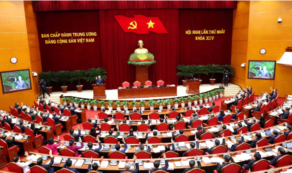 Tiến lên để không lỡ nhịp lịch sử