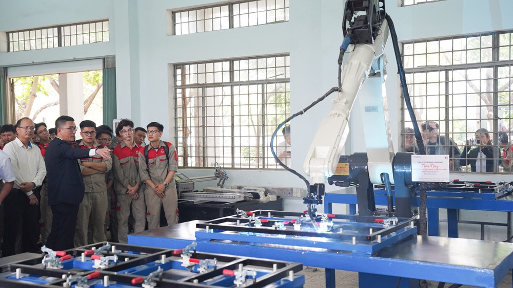 Thí điểm mô hình \'doanh nghiệp trong cơ sở đào tạo\'