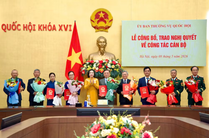 Công bố Nghị quyết của Ủy ban Thường vụ Quốc hội về công tác cán bộ