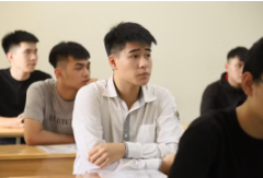 Hơn 1,2 triệu sĩ tử bước vào bài thi môn Ngữ văn với nhiều cung bậc cảm xúc