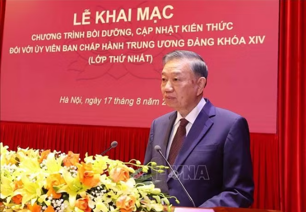 Gắn học tập với thực tiễn, lấy hiệu quả công việc làm thước đo