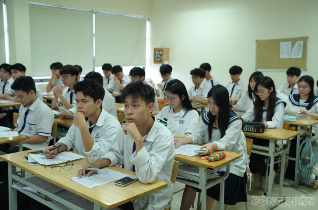 Học sinh phổ thông sẽ học 12 tiết AI mỗi năm từ 2026-2027